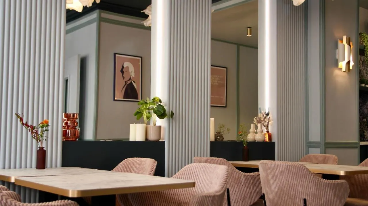 Amadeus Hotel Paris