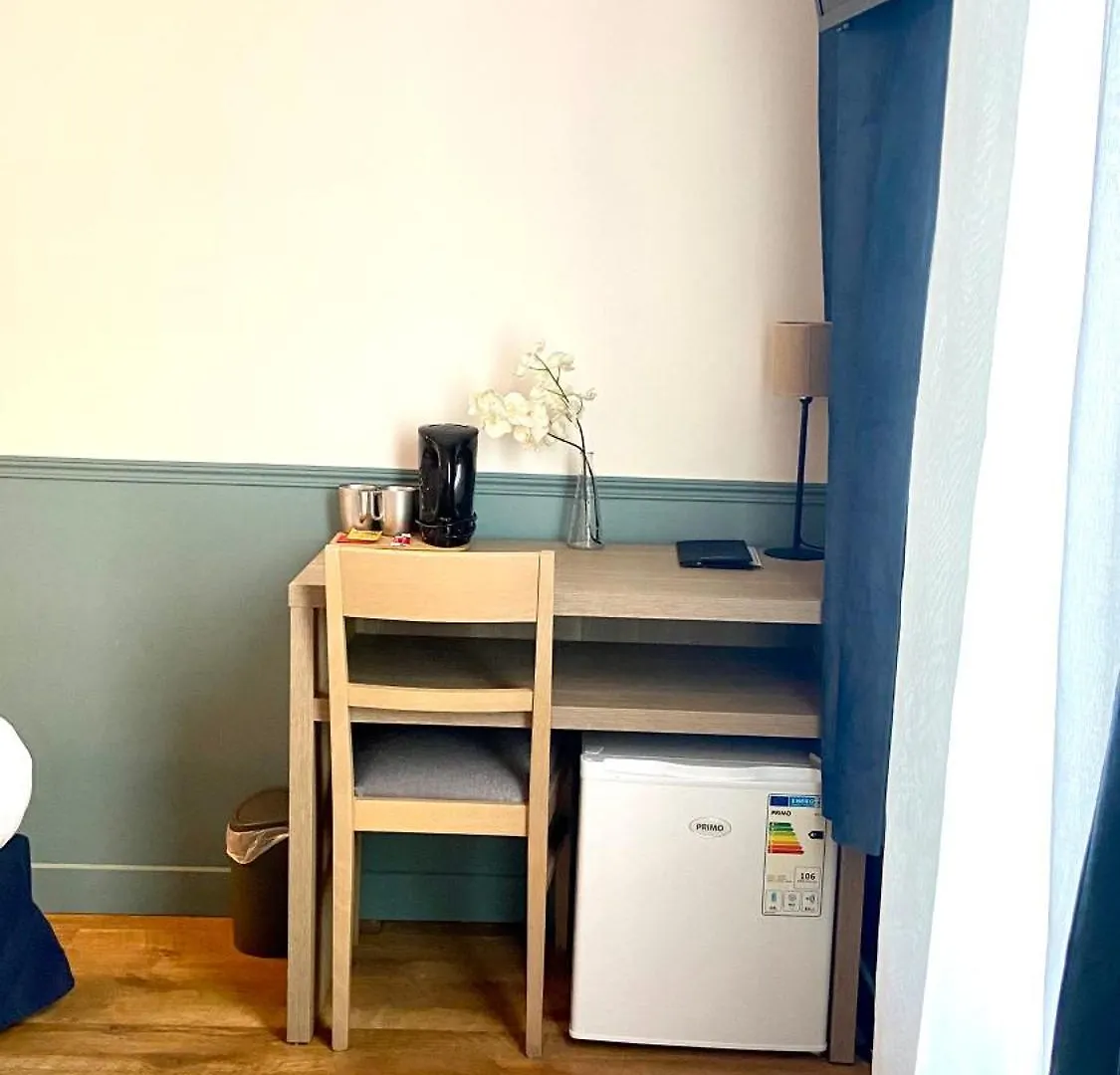 Amadeus Hotel Paris 3*,